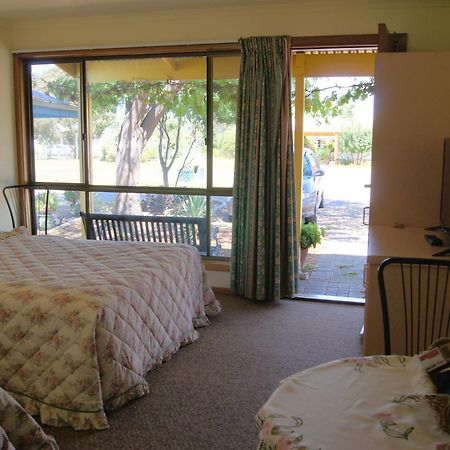 Milang Lakes Motel Buitenkant foto